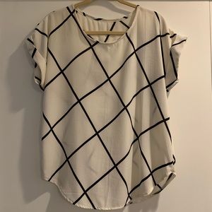 Grid Pattern Tshirt Size Large
